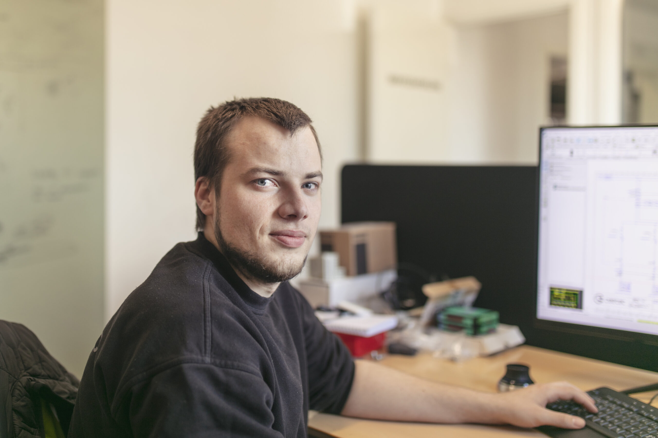 Hvem vil have Pelles job som PLC-programmør?